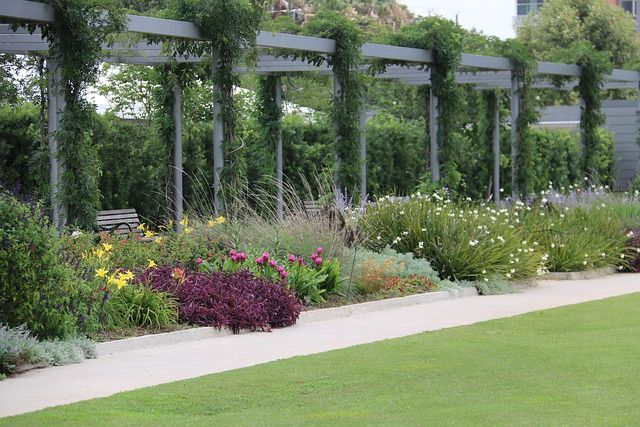 Houten pergola laten plaatsen/ aanleggen/ bouwen/ maken