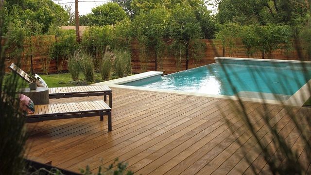 Keuzes wanneer u een houten zwembadterras in Wassenaar laat installeren